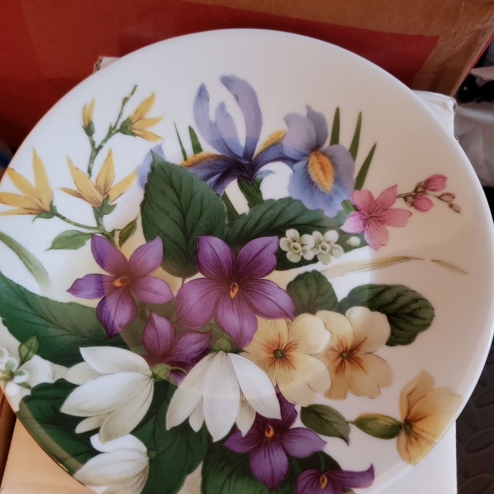 Limoges Narcissus coffee cup and saucer - Picture 4 of 4